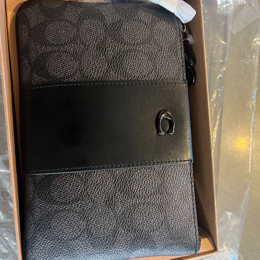 Coach wristlet wallet